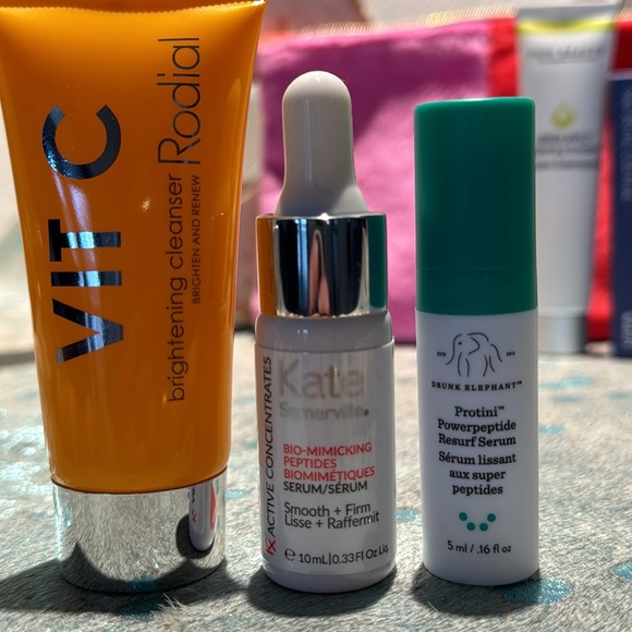 Facial care samples with Ipsy bag - Picture 2 of 3